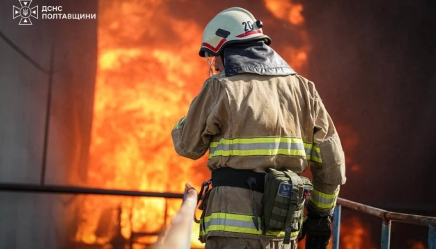 Наслідки пожеж на промислових підприємствах у Кременчуцькому районі після ракетного удару, фото ДСНС