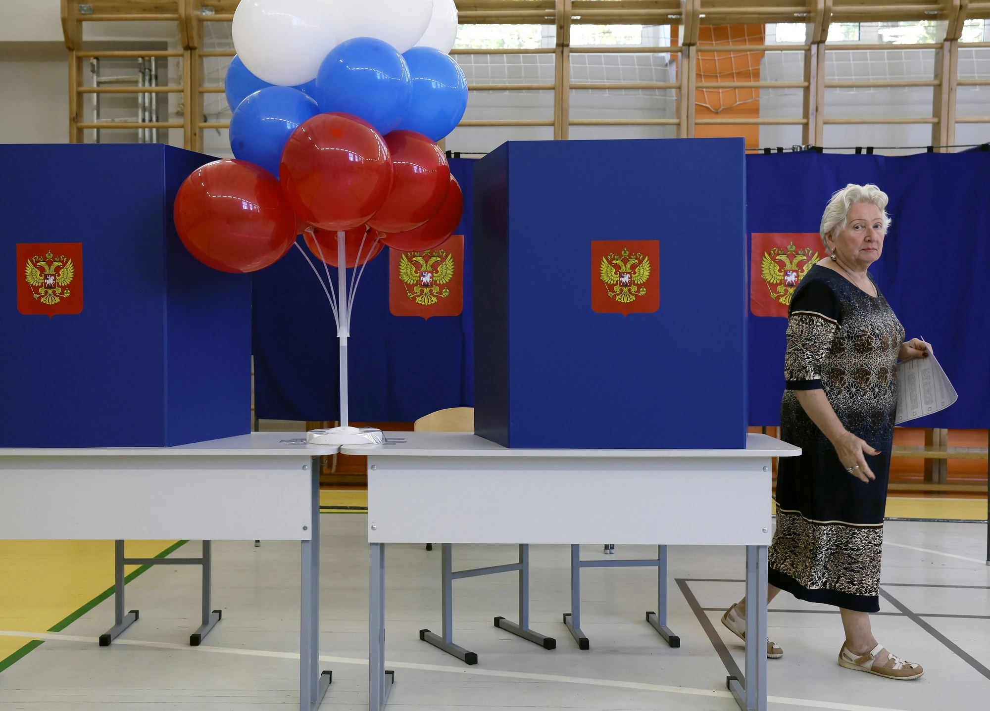СЗР, МЗС та Зеленський про ролі сторін напередодні псевдовиборів на ТОТ
