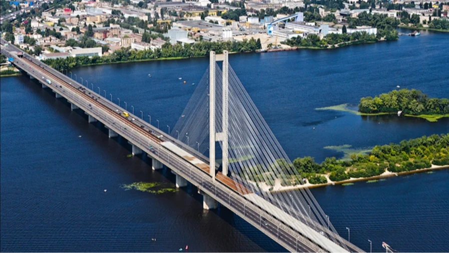 Південний міст у Києві закритий, на Патона й Метро — обмеження: хроніка 2 жовтня