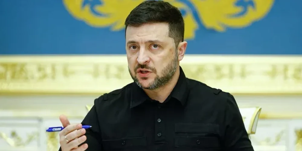 Зеленський ухвалив рішення щодо воєнного стану та загальної мобілізації