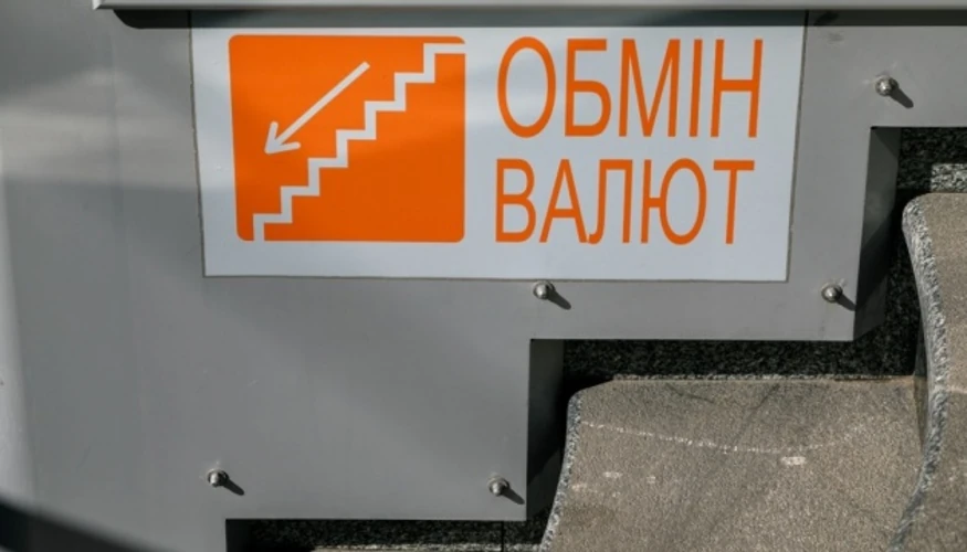 Курс на 22 жовтня: Нацбанк укріпив гривню до долара, євро зріс