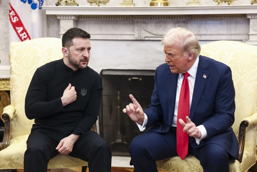 Трамп у Newsmax анонсував угоду без Зеленського та заявив, що Україні потрібні вибори