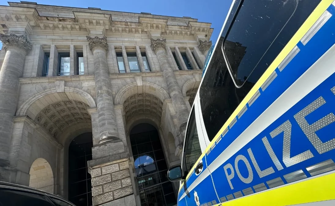 Spiegel: поліція о 23:20 припинила бійку працівників «АдН» у будівлі Якоба Кайзера